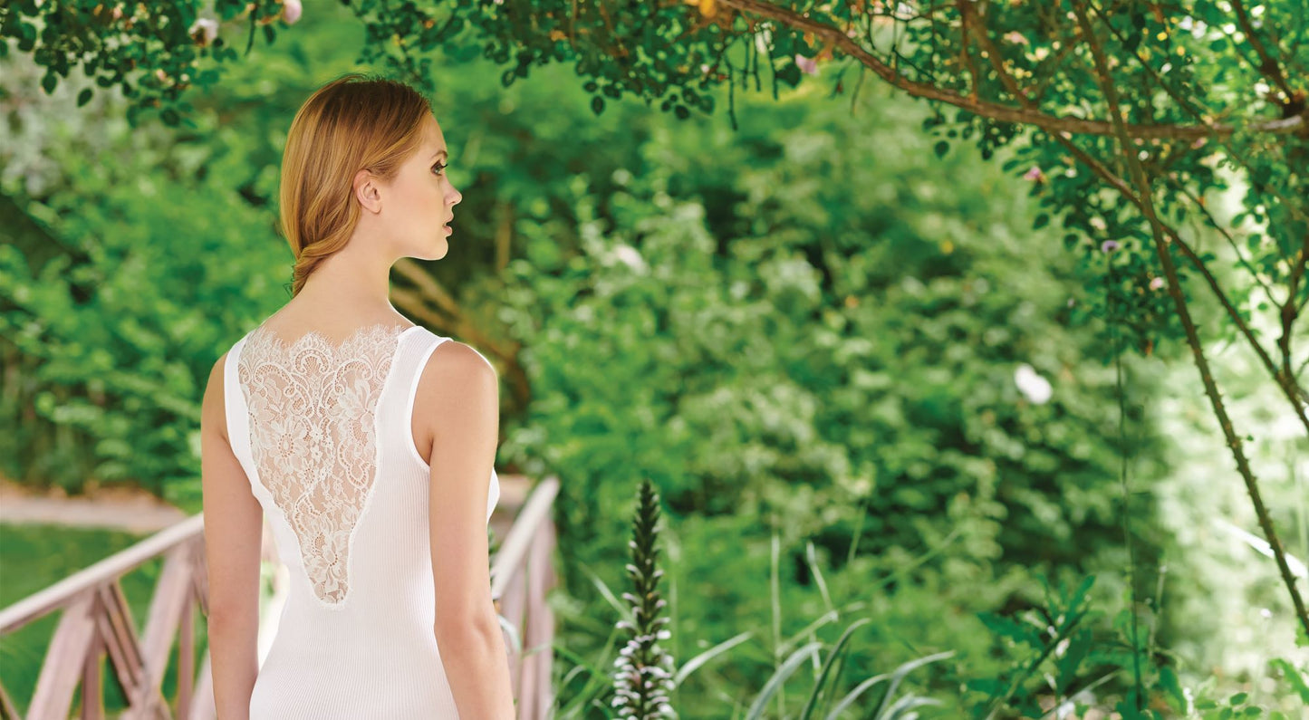 Oscalito Cotton V Neck Chantilly Lace Back Tank