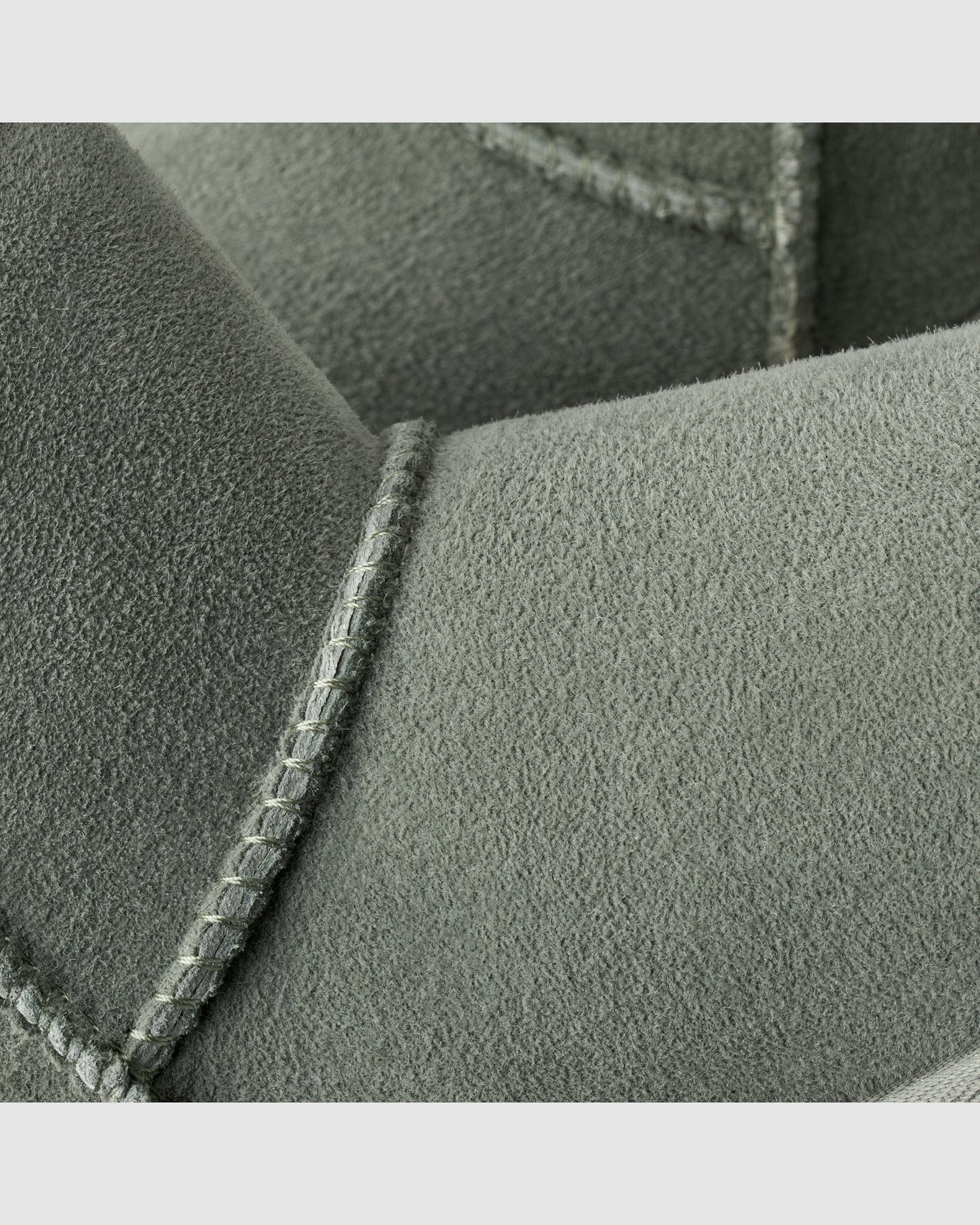 UGG Classic Mini II