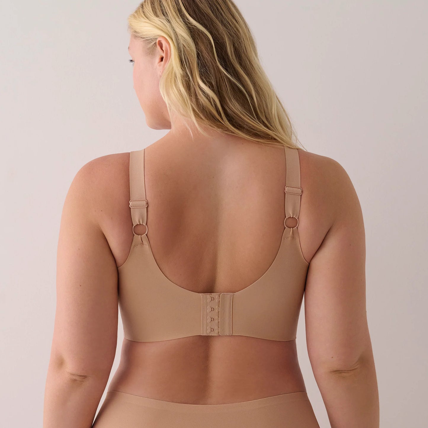 Evelyn & Bobbie Busty Bra