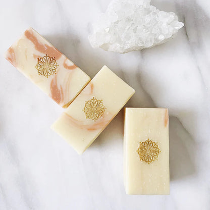 PURA BOTANICALS Pura Signature Soap