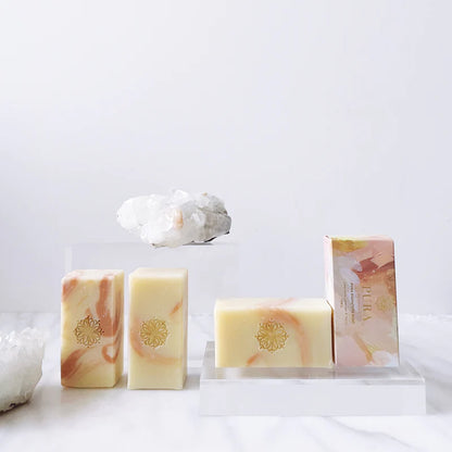 PURA BOTANICALS Pura Signature Soap