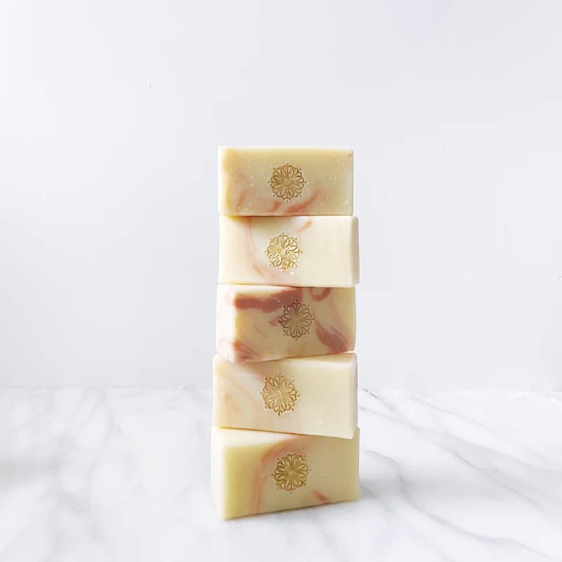 PURA BOTANICALS Pura Signature Soap