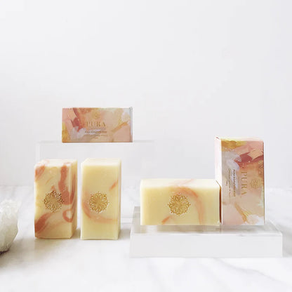 PURA BOTANICALS Pura Signature Soap