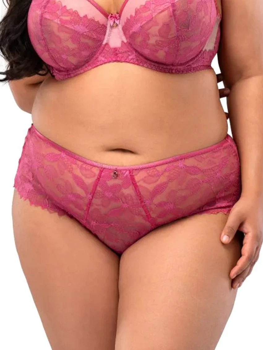 Nessa Lauren Brief