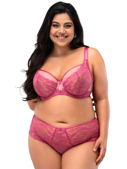 Nessa Lauren Brief