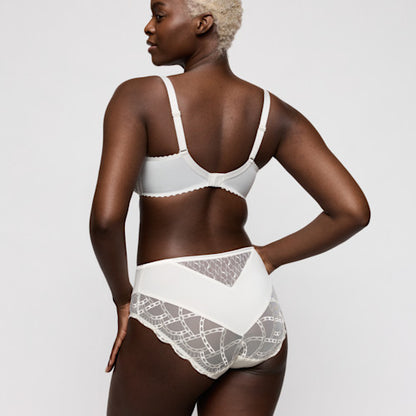 PrimaDonna Naica Full Brief